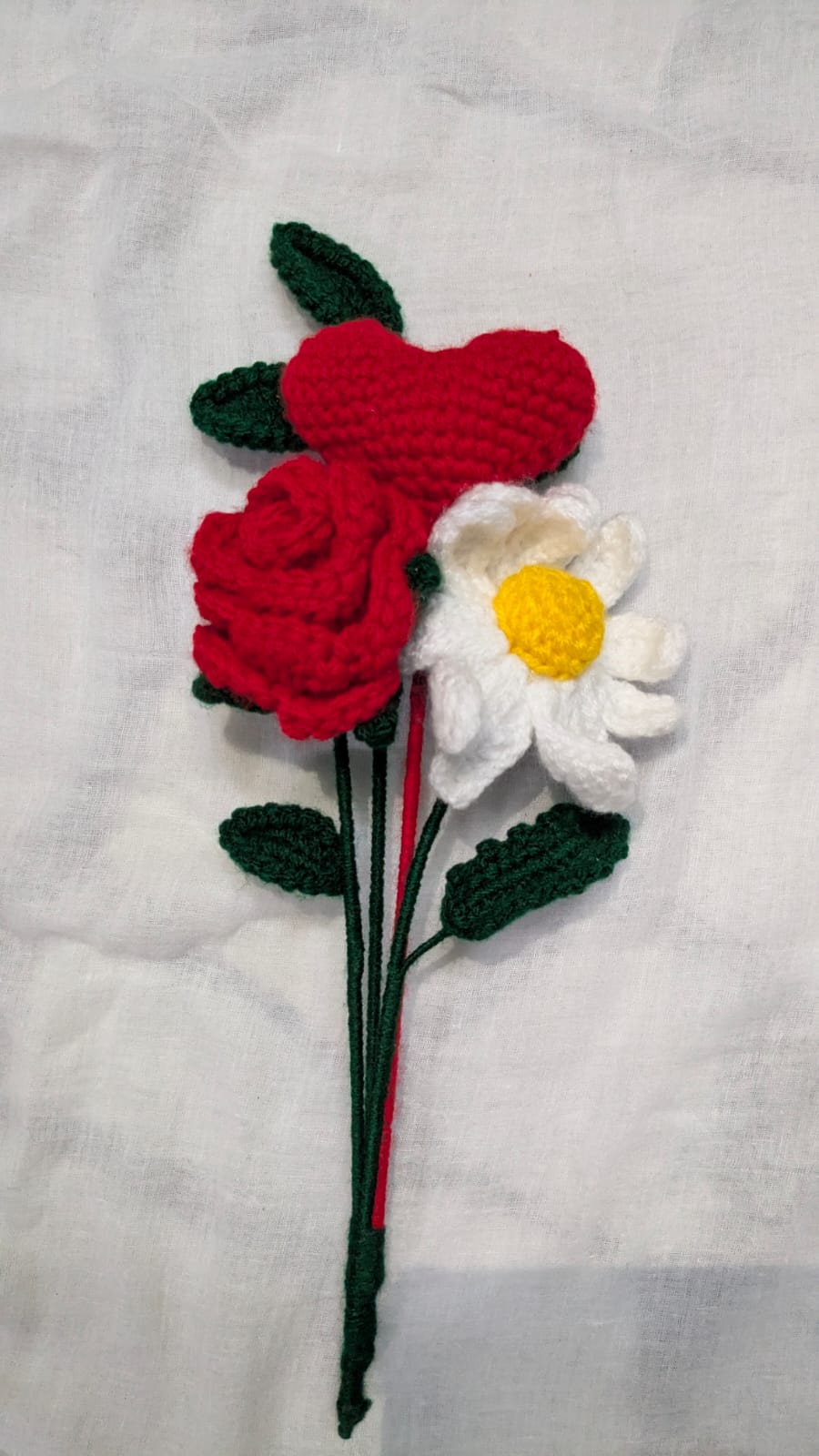 Red Rose & Daisy Bouquet Spray